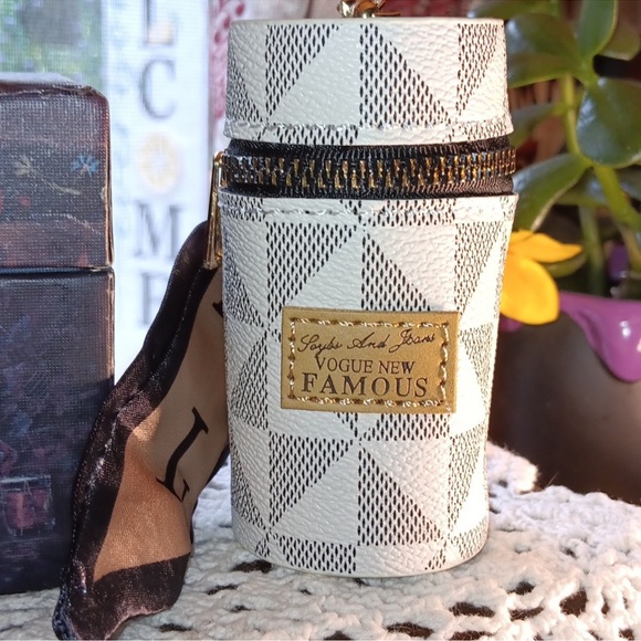 Mini Round Vintage Style Bucket Bag Charm w/ Twilly (white & brown available) - Picture 10 of 13